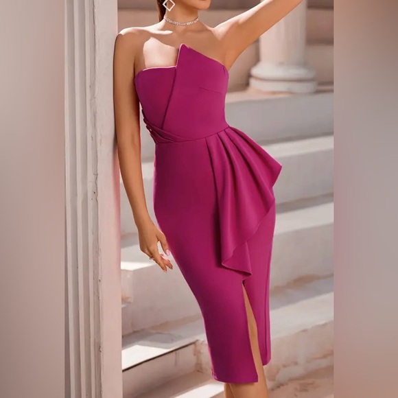 Dresses & Skirts - Elegant Strapless Magenta Dress